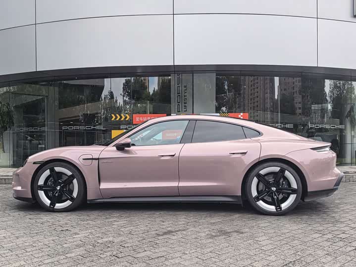 Porsche Taycan, 2025 — фото 3 из 9