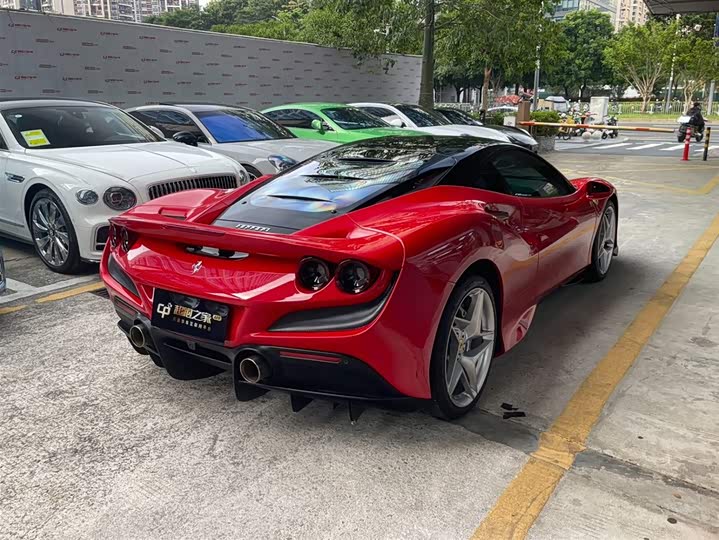 Ferrari F8, 2022 — фото 6 из 9