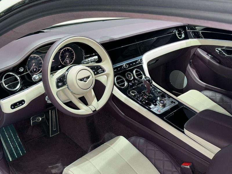 Bentley Continental GT, 2022 — фото 4 из 9