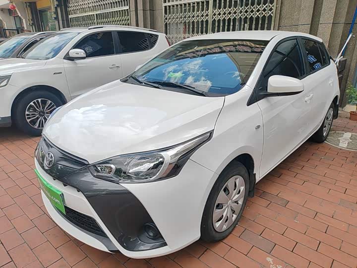 Toyota Yaris L Hatchback, 2023 — фото 2 из 9