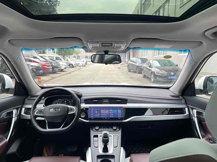Geely Atlas, 2022 — фото 8 из 9