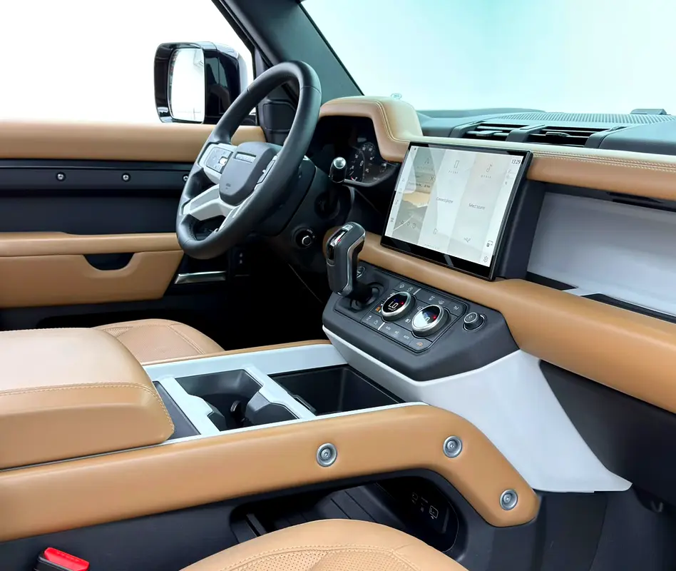 Land Rover Defender, 2025 — фото 9 из 10