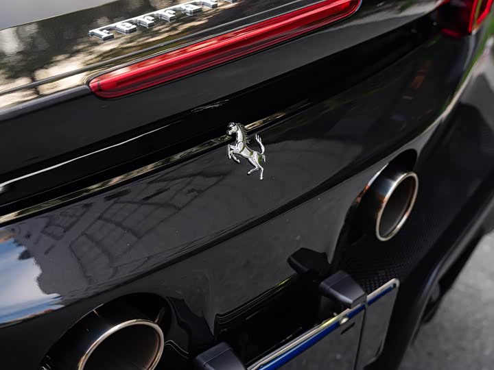 Ferrari SF90, 2023 — фото 9 из 9