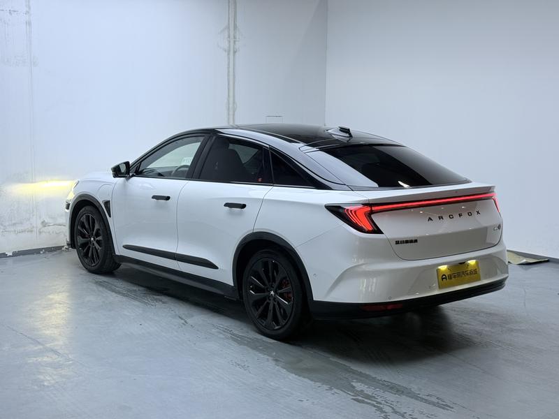 BAIC Arcfox Alpha S, 2023 — фото 5 из 12