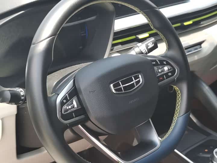 Geely Geometry EX3, 2022 — фото 4 из 9
