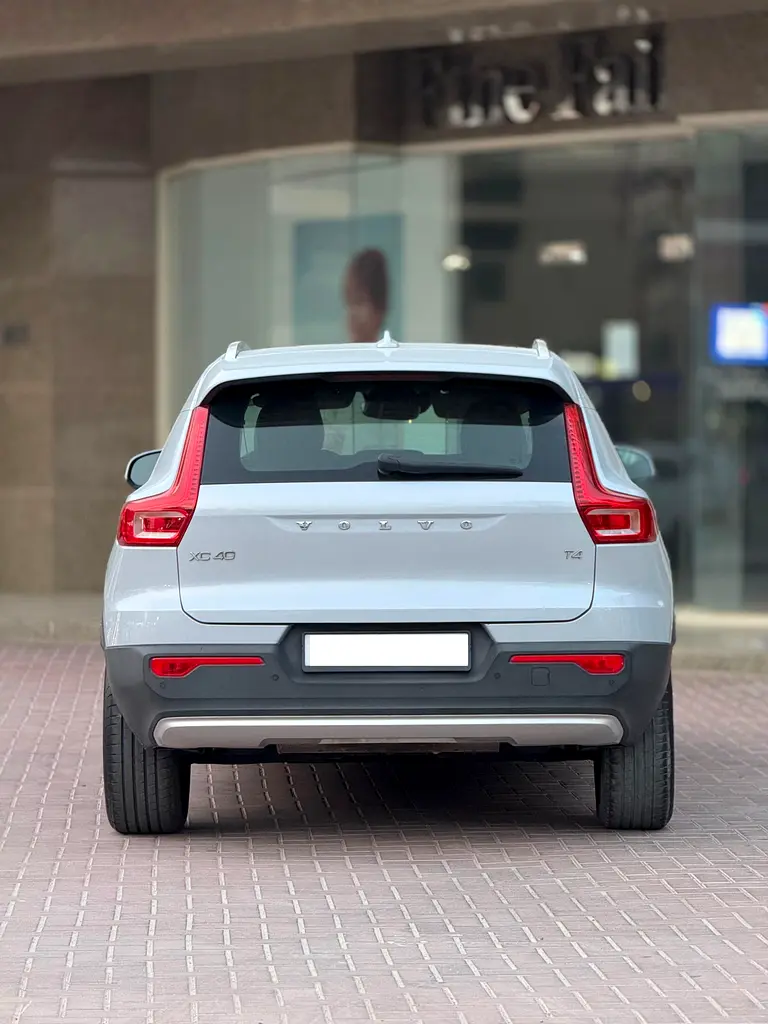 Volvo XC40, 2022 — фото 7 из 10