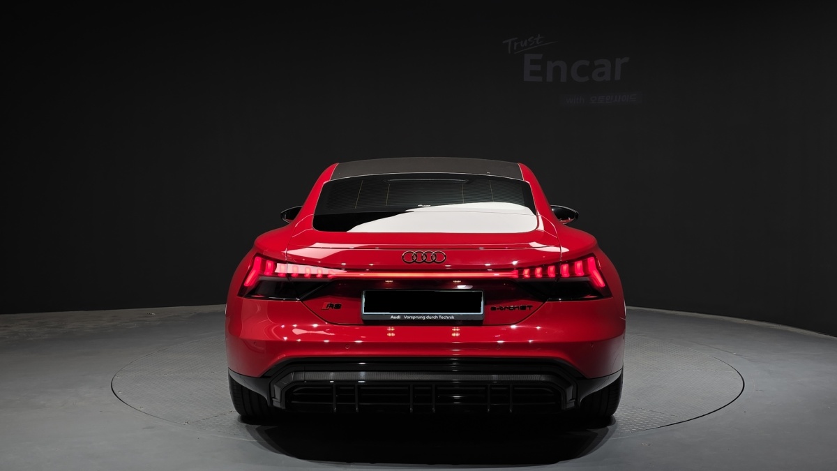 Audi RS e-tron GT, 2021 — фото 4 из 12