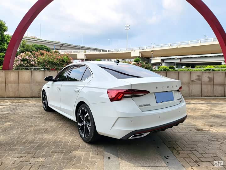 Skoda Octavia Pro, 2023 — фото 7 из 9