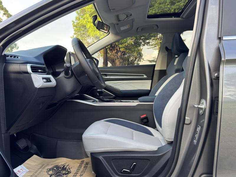 Geely Emgrand, 2022 — фото 9 из 12