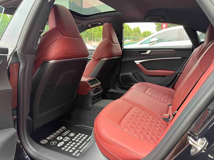 Audi A7L, 2024 — фото 8 из 9