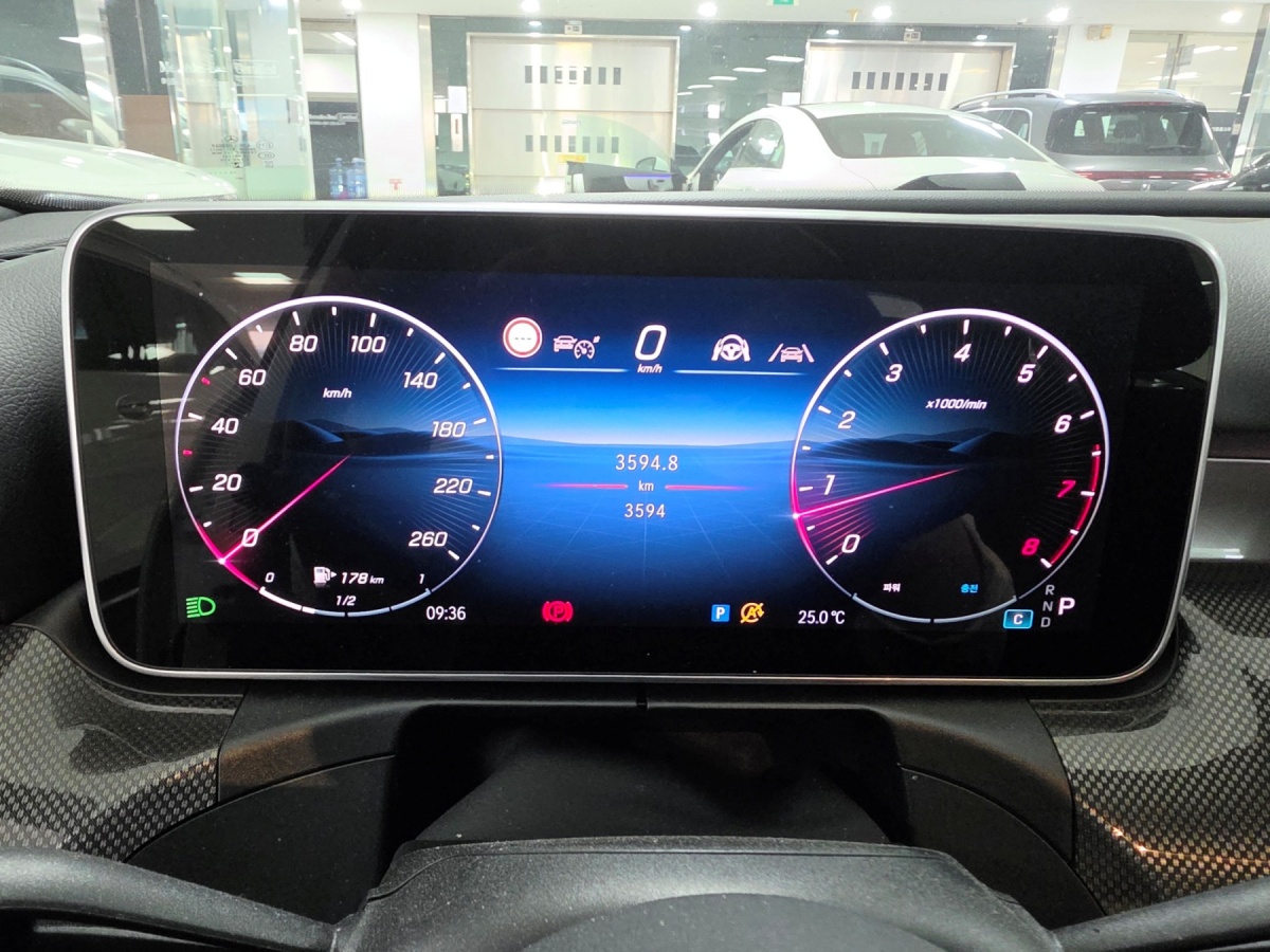 Mercedes-Benz C-Class, 2025 — фото 8 из 12