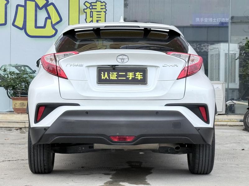 Toyota C-HR, 2022 — фото 6 из 12