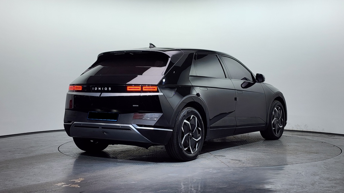 Hyundai Ioniq 5, 2021 — фото 2 из 12