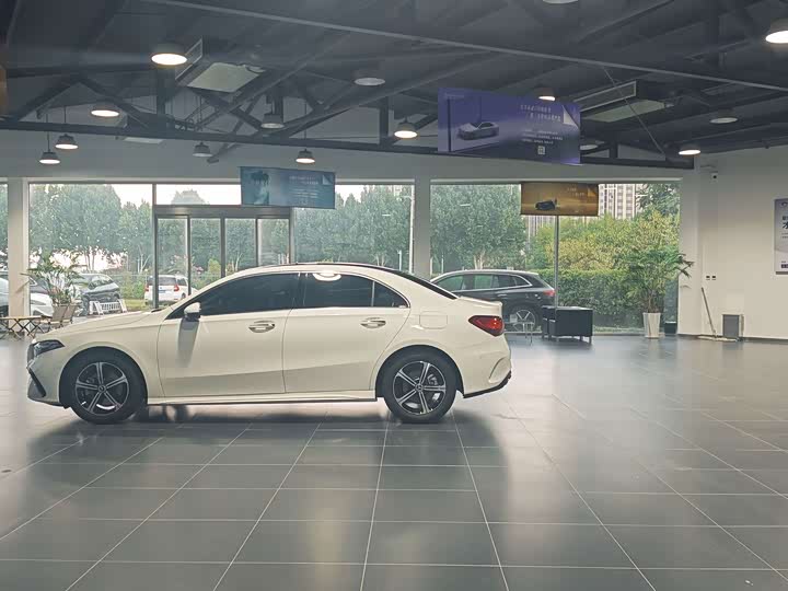 Mercedes-Benz A-Class, 2024 — фото 5 из 9
