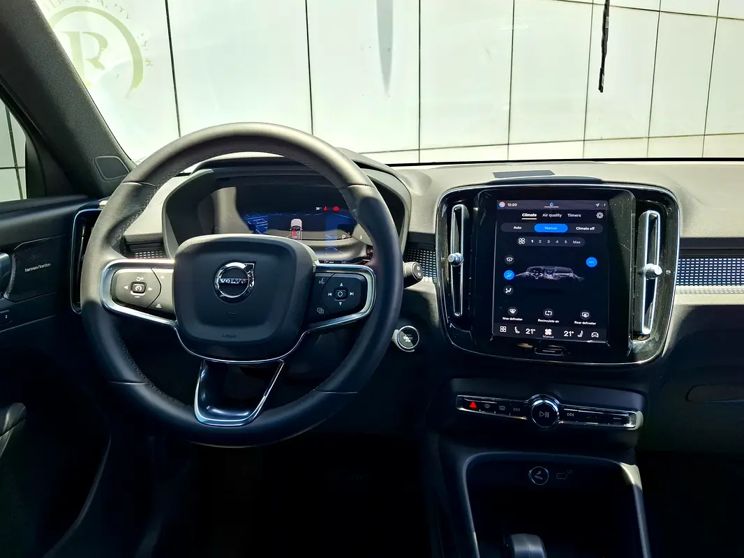 Volvo XC40, 2023 — фото 10 из 10