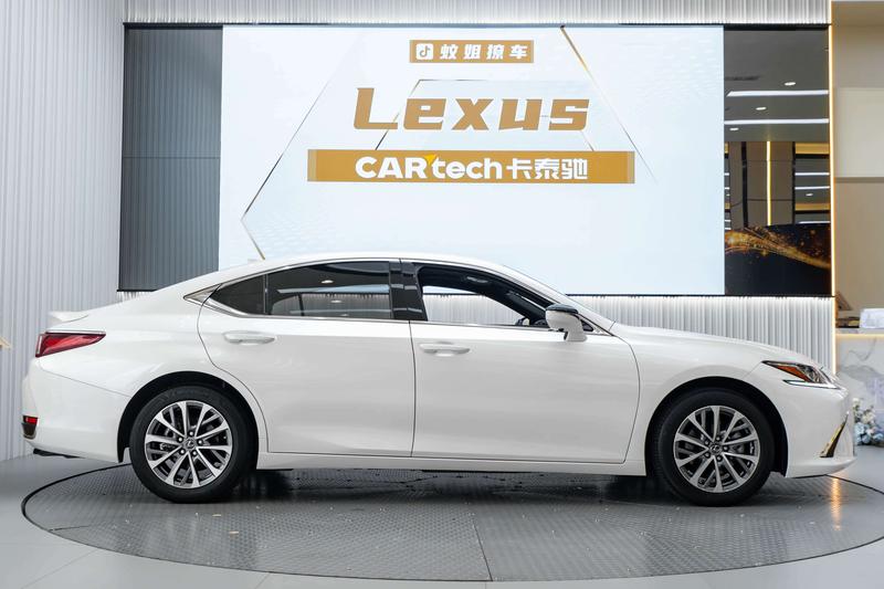 Lexus ES, 2023 — фото 7 из 12