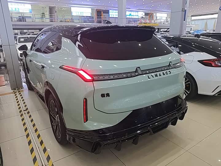 Lynk & Co 08 EM-P Hybrid, 2024 — фото 5 из 9