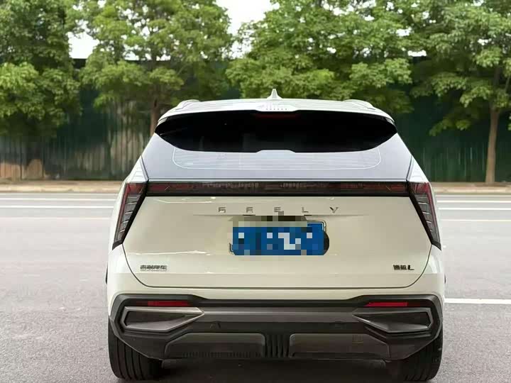 Geely Atlas L, 2023 — фото 8 из 9