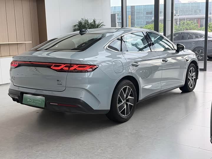 BYD Qin L, 2024 — фото 7 из 9