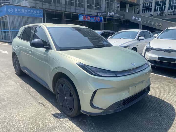 BAIC Arcfox T1, 2025 — фото 3 из 9