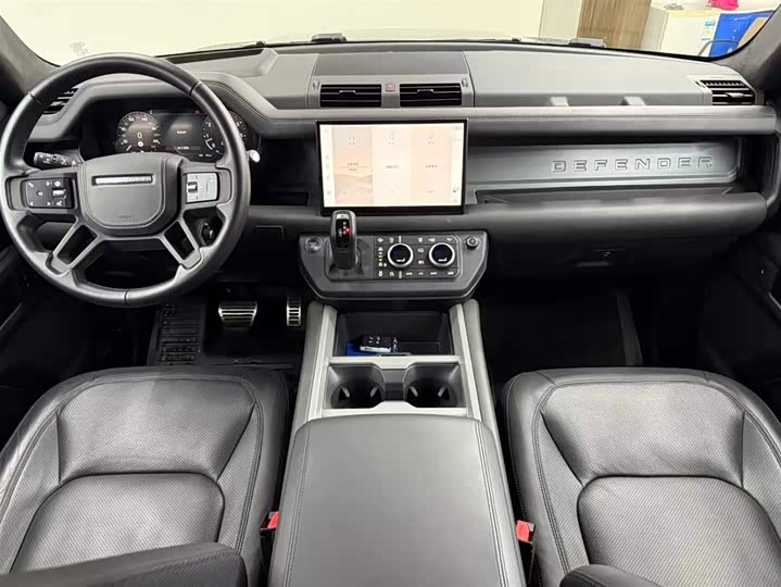 Land Rover Defender, 2024 — фото 8 из 9