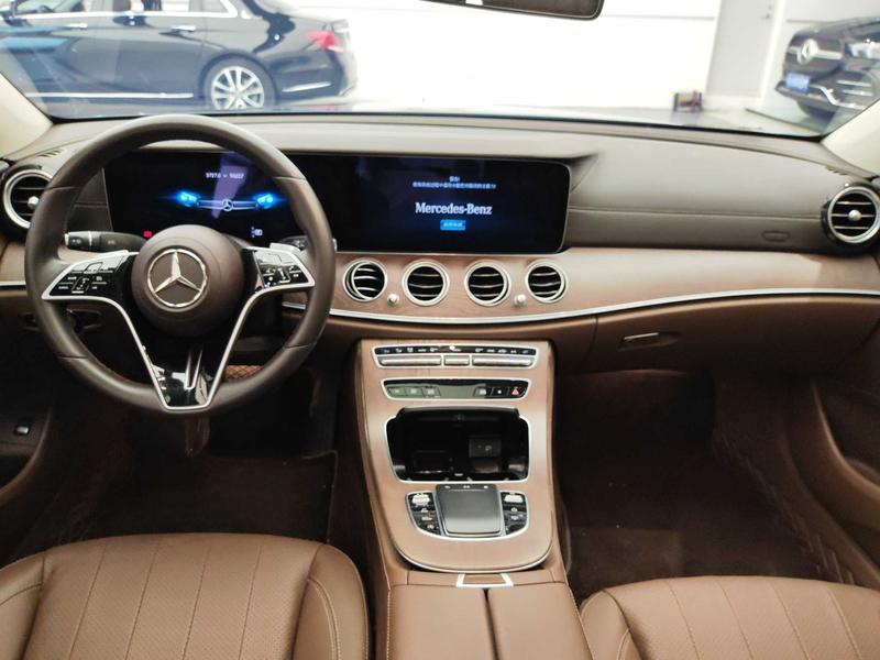 Mercedes-Benz E-Class, 2023 — фото 7 из 10