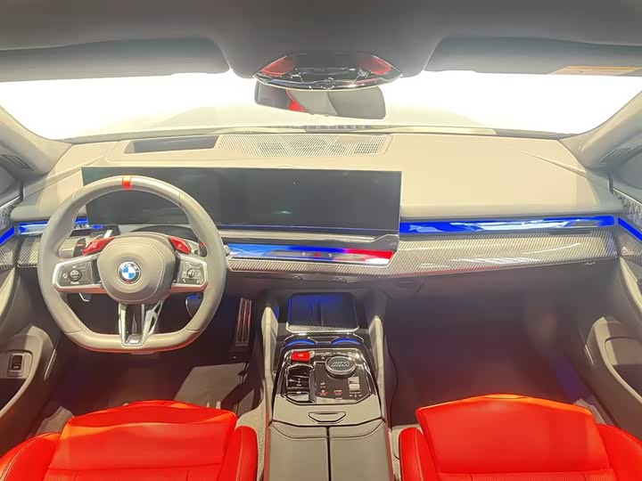 BMW M5 Hybrid, 2025 — фото 9 из 9