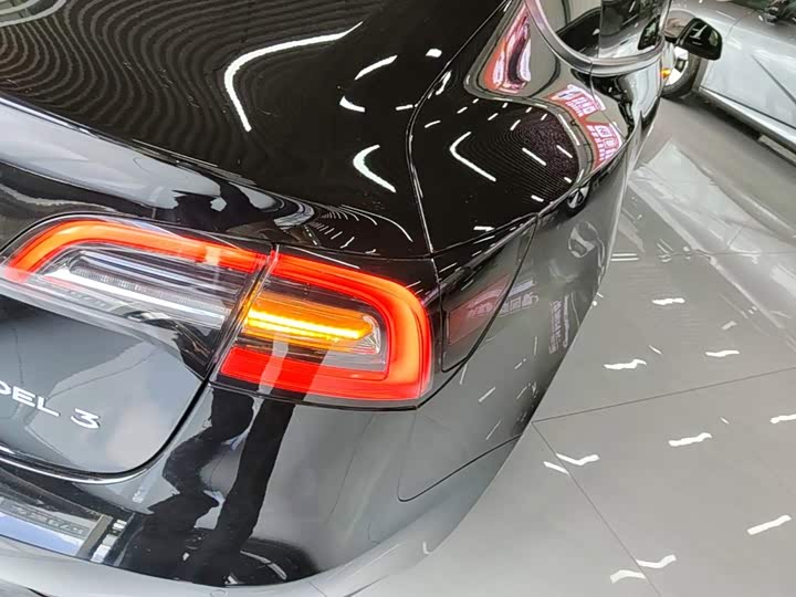Tesla Model 3, 2023 — фото 8 из 9