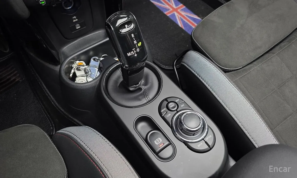 Mini Cooper Convertible, 2023 — фото 9 из 12