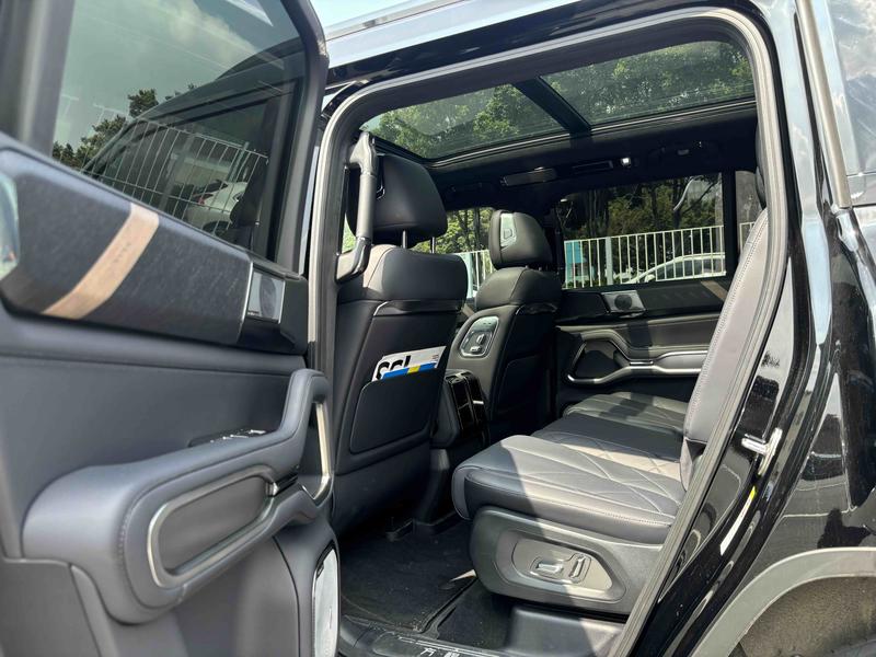 BYD FangChengBao Leopard 8, 2024 — фото 11 из 12