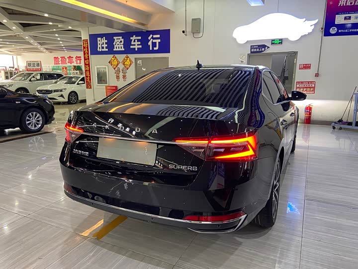 Skoda Superb, 2022 — фото 6 из 9