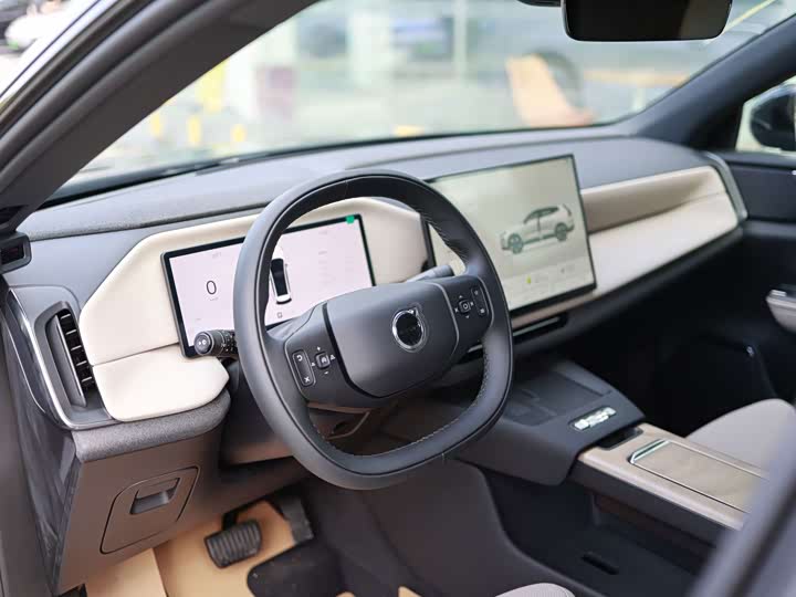 Volvo XC70 Hybrid, 2026 — фото 3 из 9