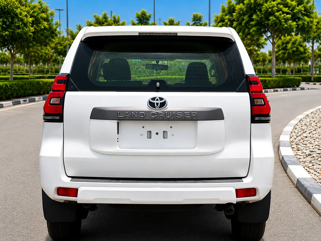 Toyota Prado, 2023 — фото 4 из 10