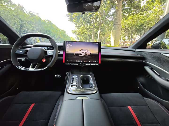 Xiaomi SU7 Ultra, 2025 — фото 9 из 9