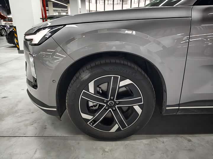 Volvo XC70 Hybrid, 2025 — фото 8 из 9