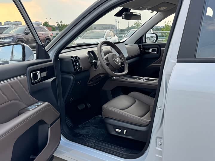 Wuling Starlight 560 Hybrid/EV, 2025 — фото 8 из 9