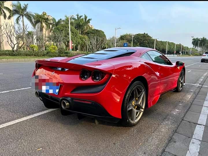 Ferrari F8, 2022 — фото 2 из 5