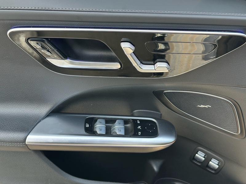 Mercedes-Benz C-Class Hybrid, 2023 — фото 12 из 12