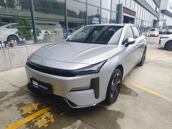 Geely Galaxy L6, 2024 — купить в Москве под ключ