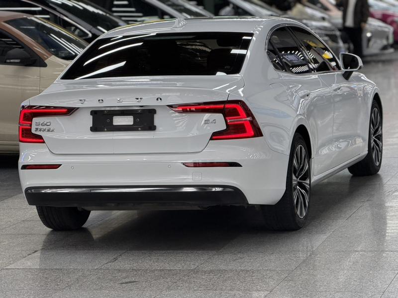 Volvo S60, 2023 — фото 7 из 12