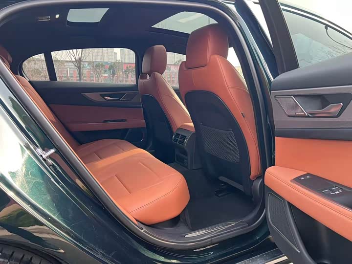 Jaguar XE L, 2023 — фото 9 из 9