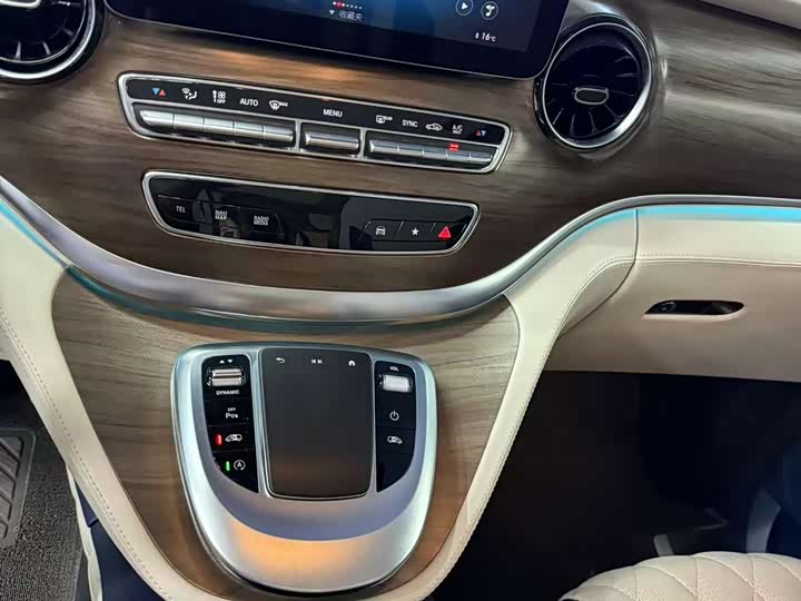 Mercedes-Benz V-Class, 2022 — фото 9 из 9