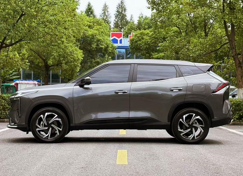 Geely Atlas, 2024 — фото 4 из 12