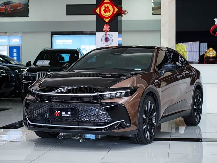 Toyota Crown SportCross, 2023 — купить в Орле под ключ