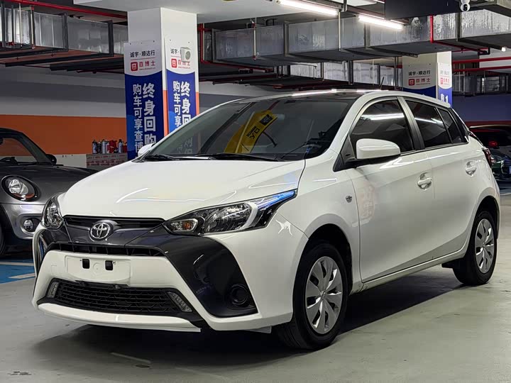 Toyota Yaris L Hatchback, 2022 — купить в Санкт-Петербурге под ключ