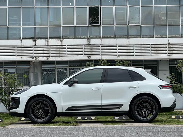 Porsche Macan, 2023 — фото 7 из 9