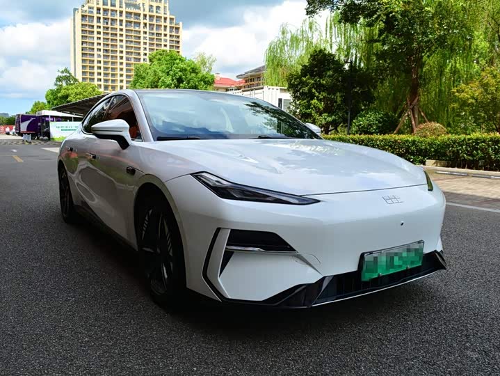 Geely Galaxy E8, 2024 — фото 3 из 9