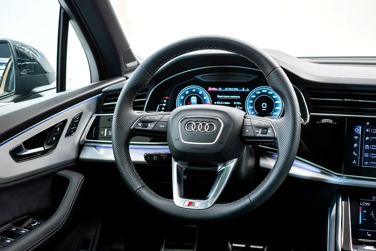 Audi SQ7, 2025 — фото 8 из 10