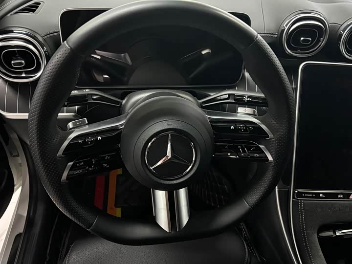 Mercedes-Benz C-Class, 2023 — фото 5 из 9