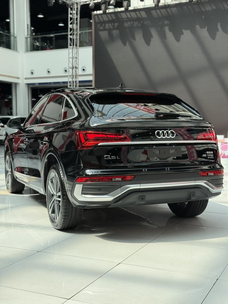 Audi Q5L Sportback, 2021 — фото 3 из 10